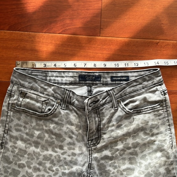 Jessica Simpson skinny leopard print jeans - Picture 7 of 9
